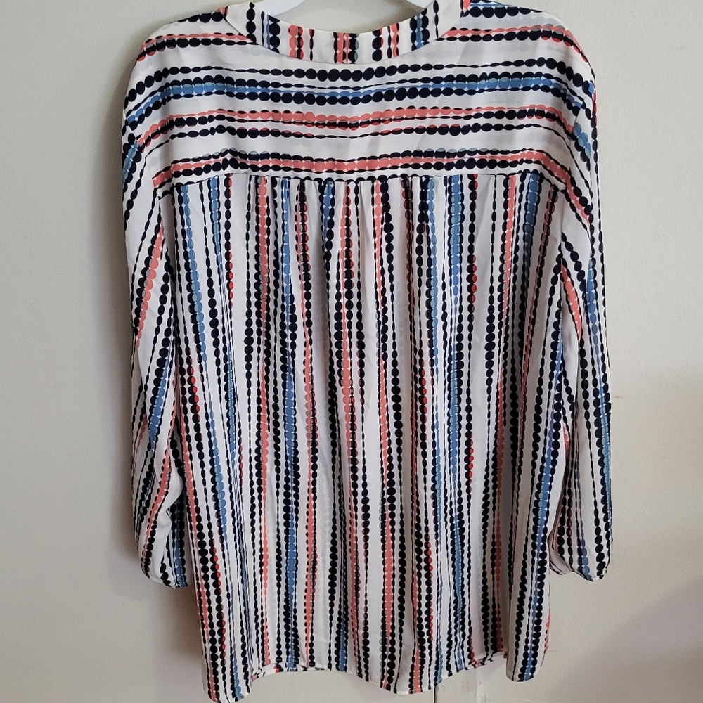 Beautiful blouse - Picture 5 of 10